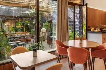 Melia Madrid Barajas The Level Lounge