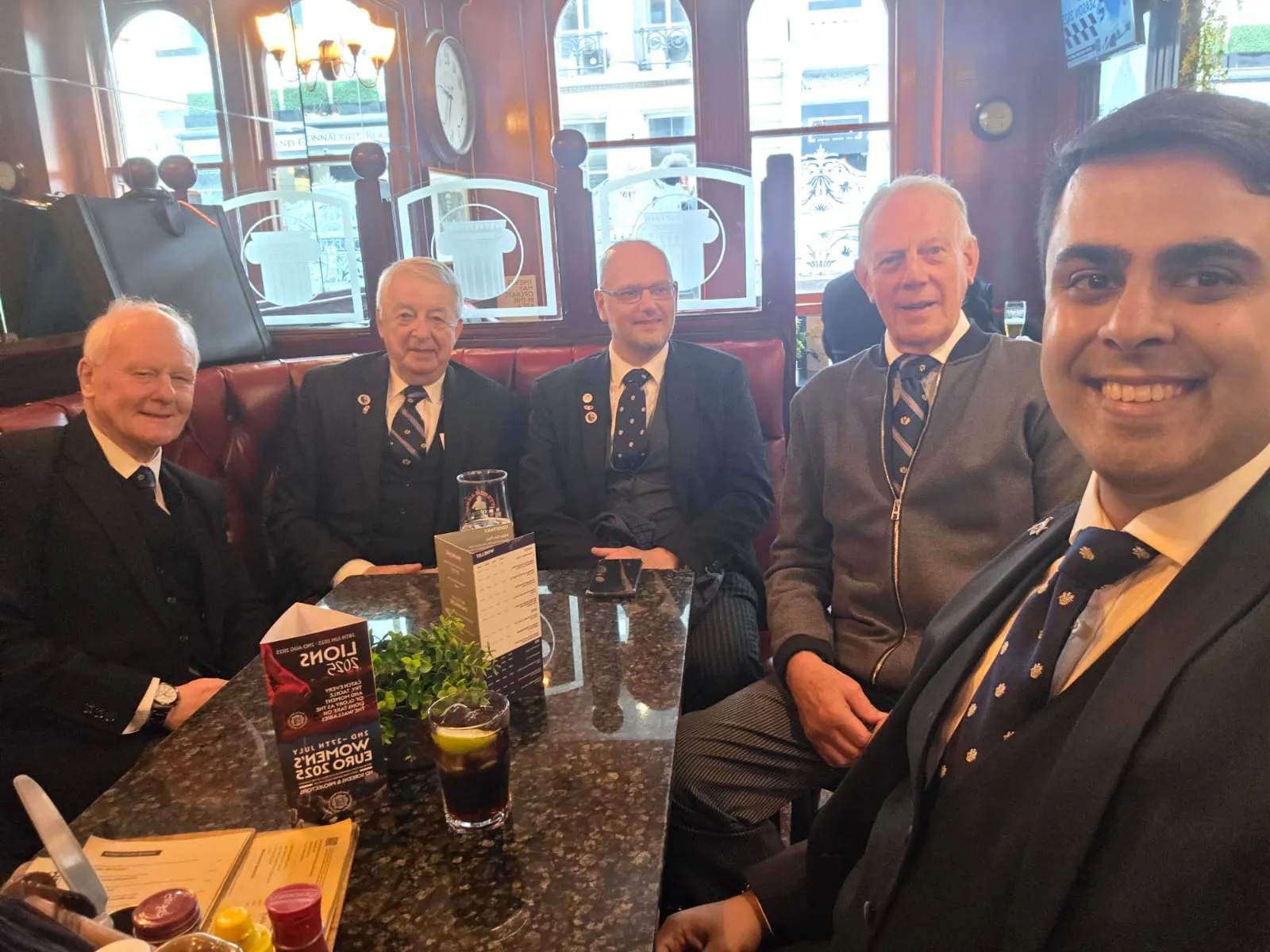 Socialable Freemasons