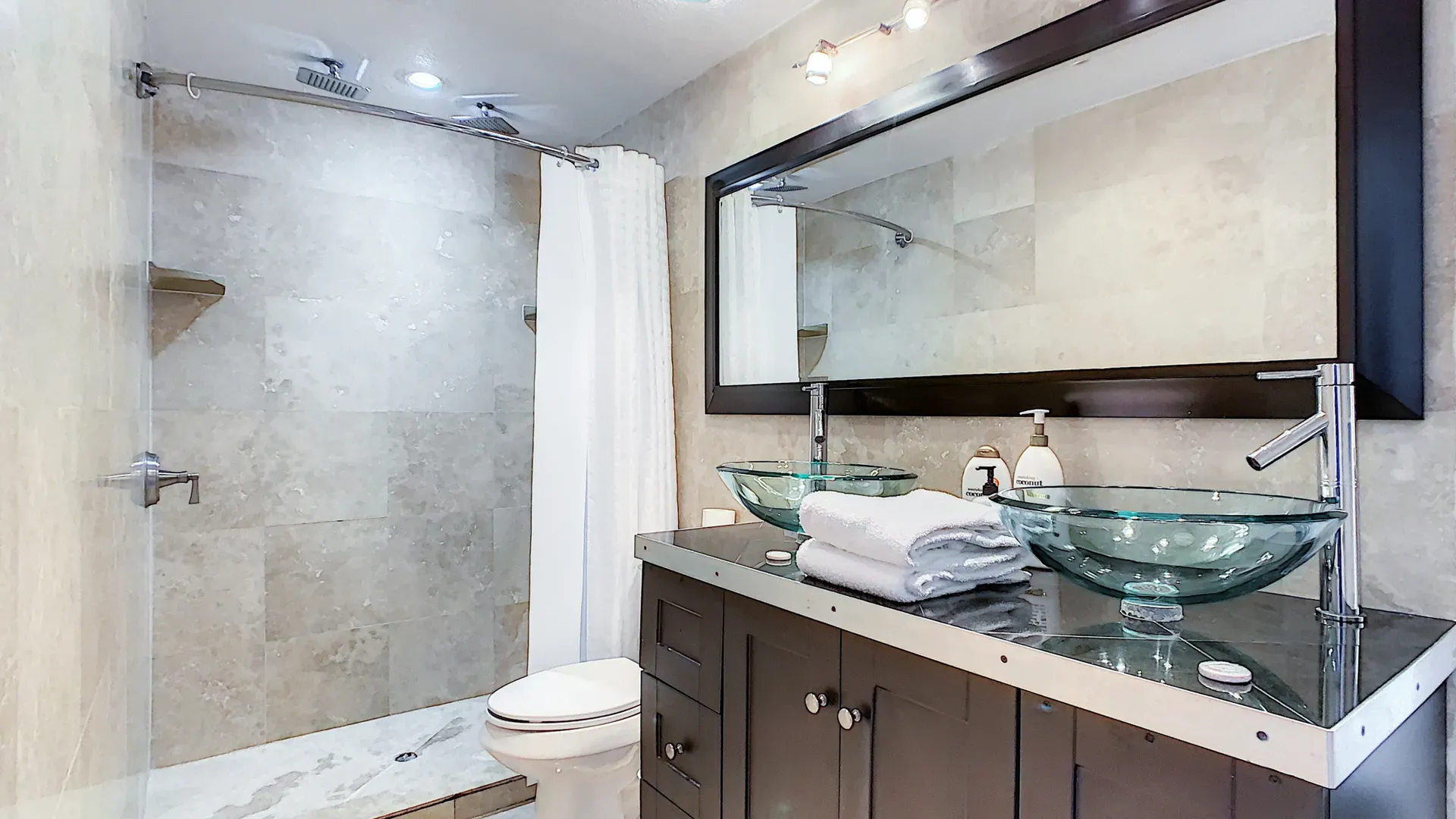 Luxurious Bathrooms - Unwind and Beautify