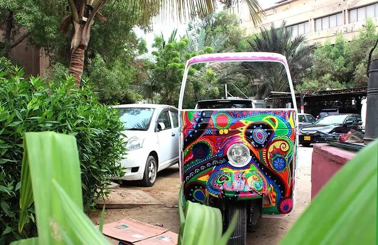 rickshaw art in karachi