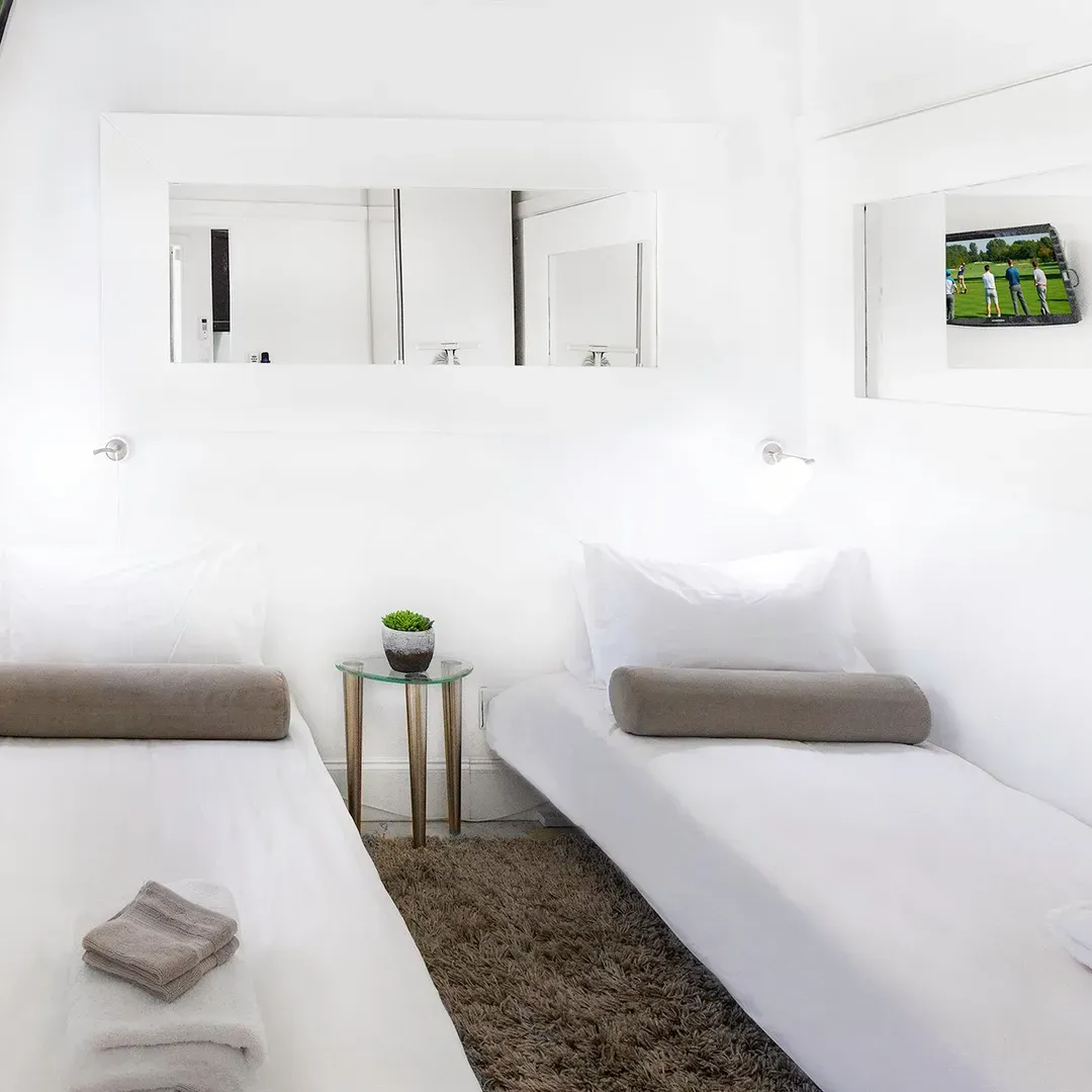 Versatile Comfort: King or Twin Bedroom Retreat with Smart TV