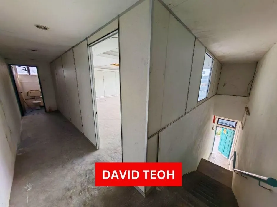 valdor 1.5 storey semi detached light industry for rent in kawasan perindustrian valdor