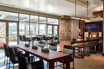 Marina del Rey Marriott Executive Lounge