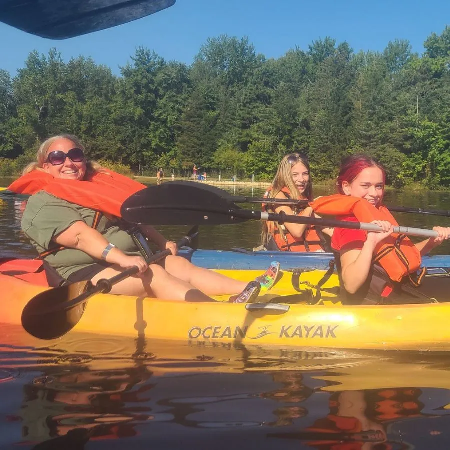 teen-homeschool-kayaking