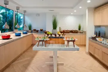 Aruba Marriott Resort & Stellaris Casino Tradewinds Club Buffet