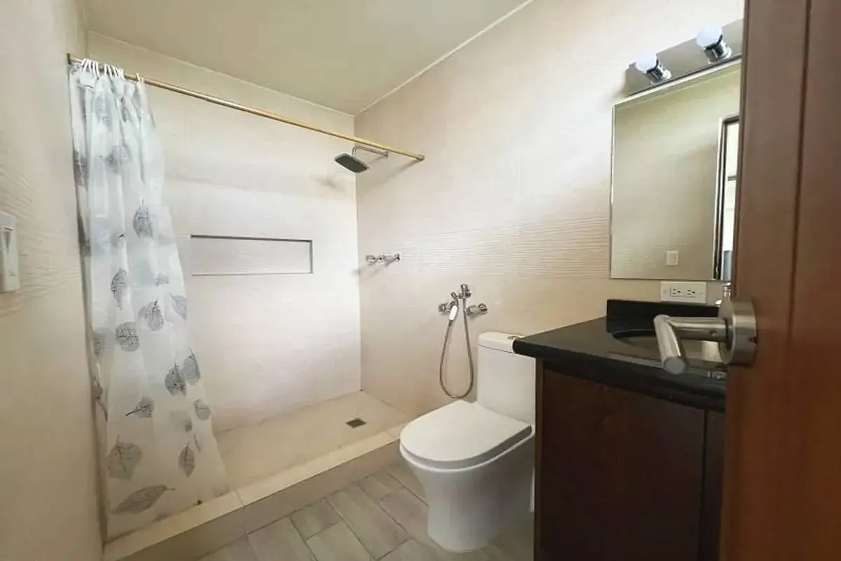 EL CANGREJO PANAMA MASTER BATH