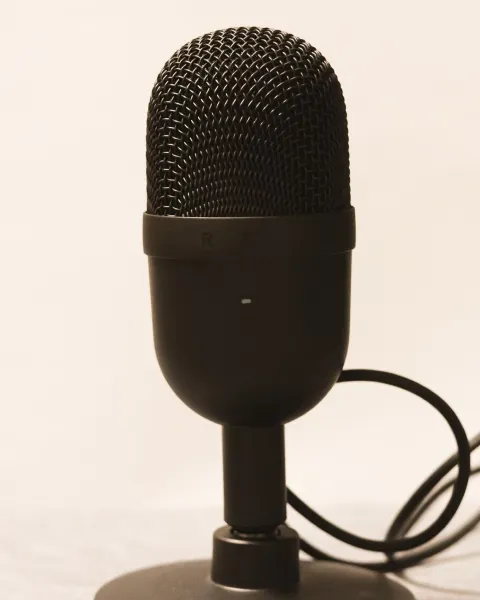 Picture of a microphone commonly used to record podcasts.