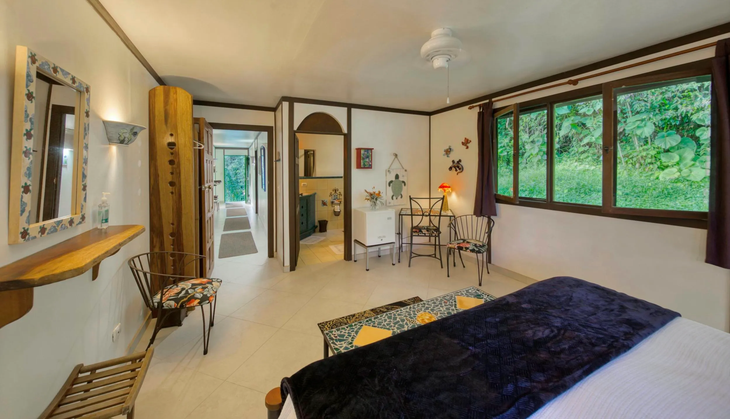 Turtle Room with Bathroom