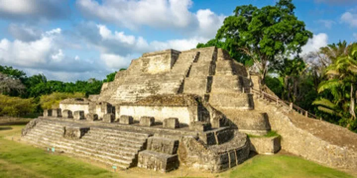 Belize Lamanai Mayan ruins