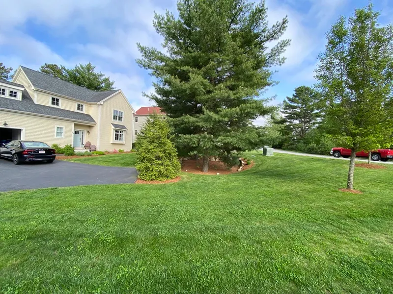 lawn mowing, landscape maintenance, redbrook, neighborhood, plymouth, ma