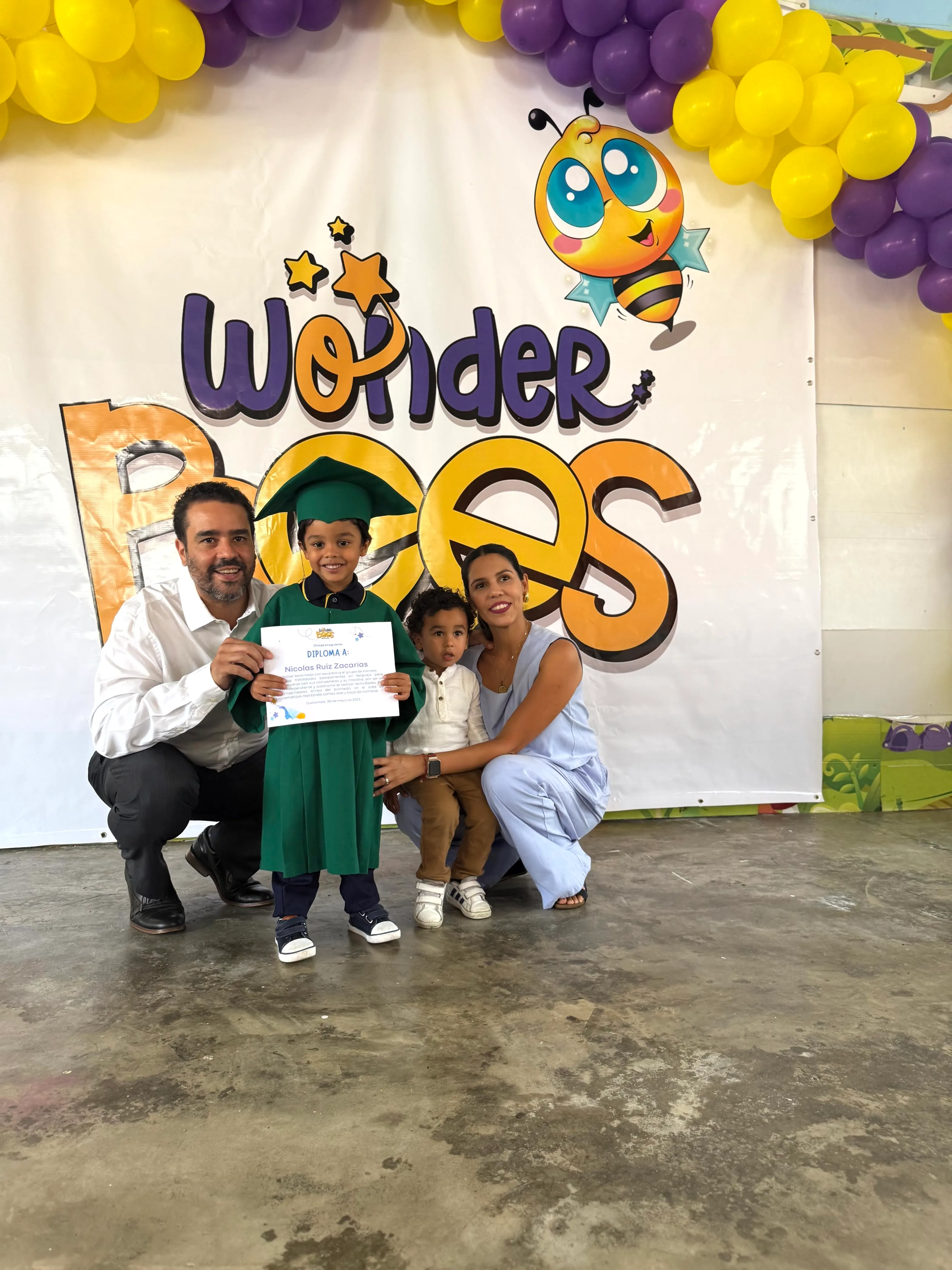 niños reconocimientos académicos logros Wonderbees Preschool Cayalá Zona 16