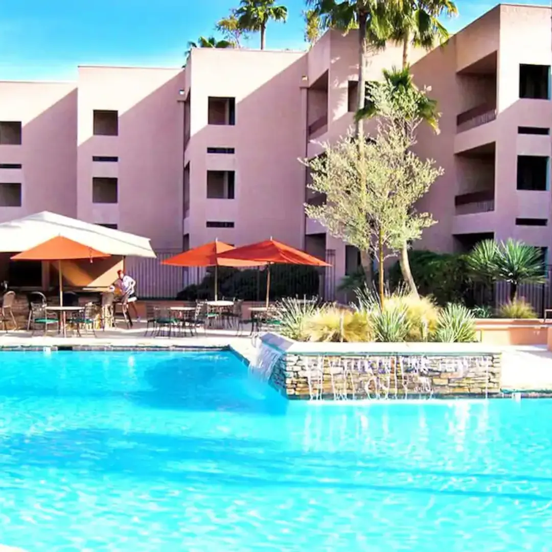 Convenient Villa Living: Enjoy Resort Pool and Amenities Nearby