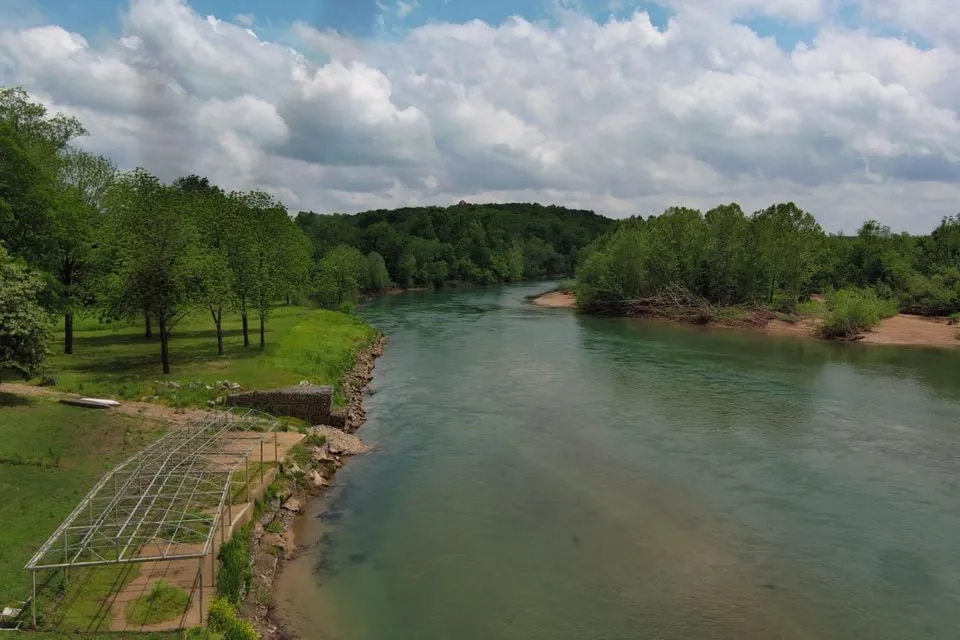 Just below the National Scenic Riverways in the foothills of the Ozark Mountains Pardise Awaits!