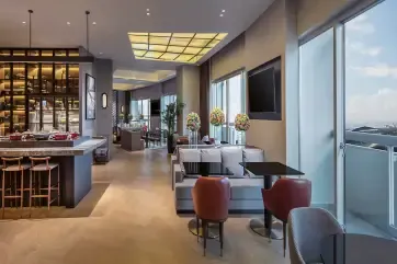 Fairmont Singapore  Fairmont Gold lounge