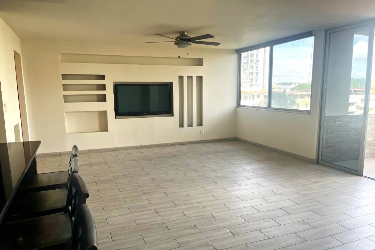 EL CANGREJO PANAMA LIVING 01