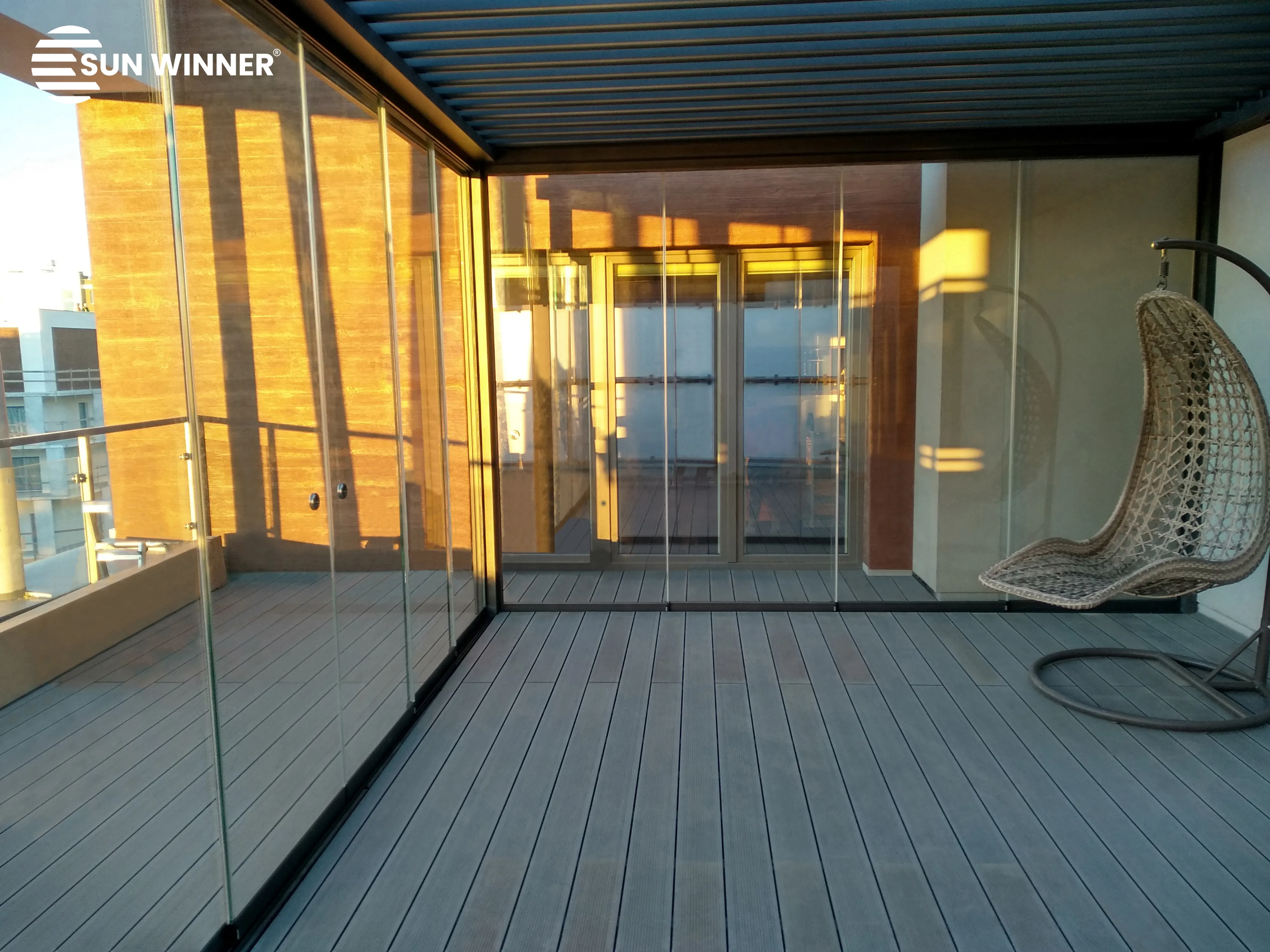 bioklimatska pergola steklena stena drsna steklena stena pergole