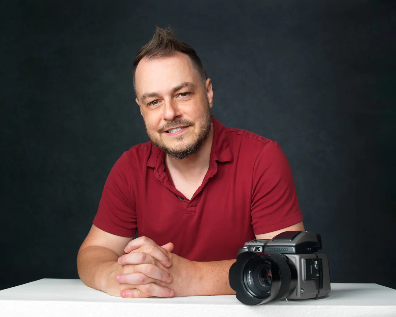 Headshot of Jared Wolfe, CEO and lead photographer of Jared Wolfe Portraits