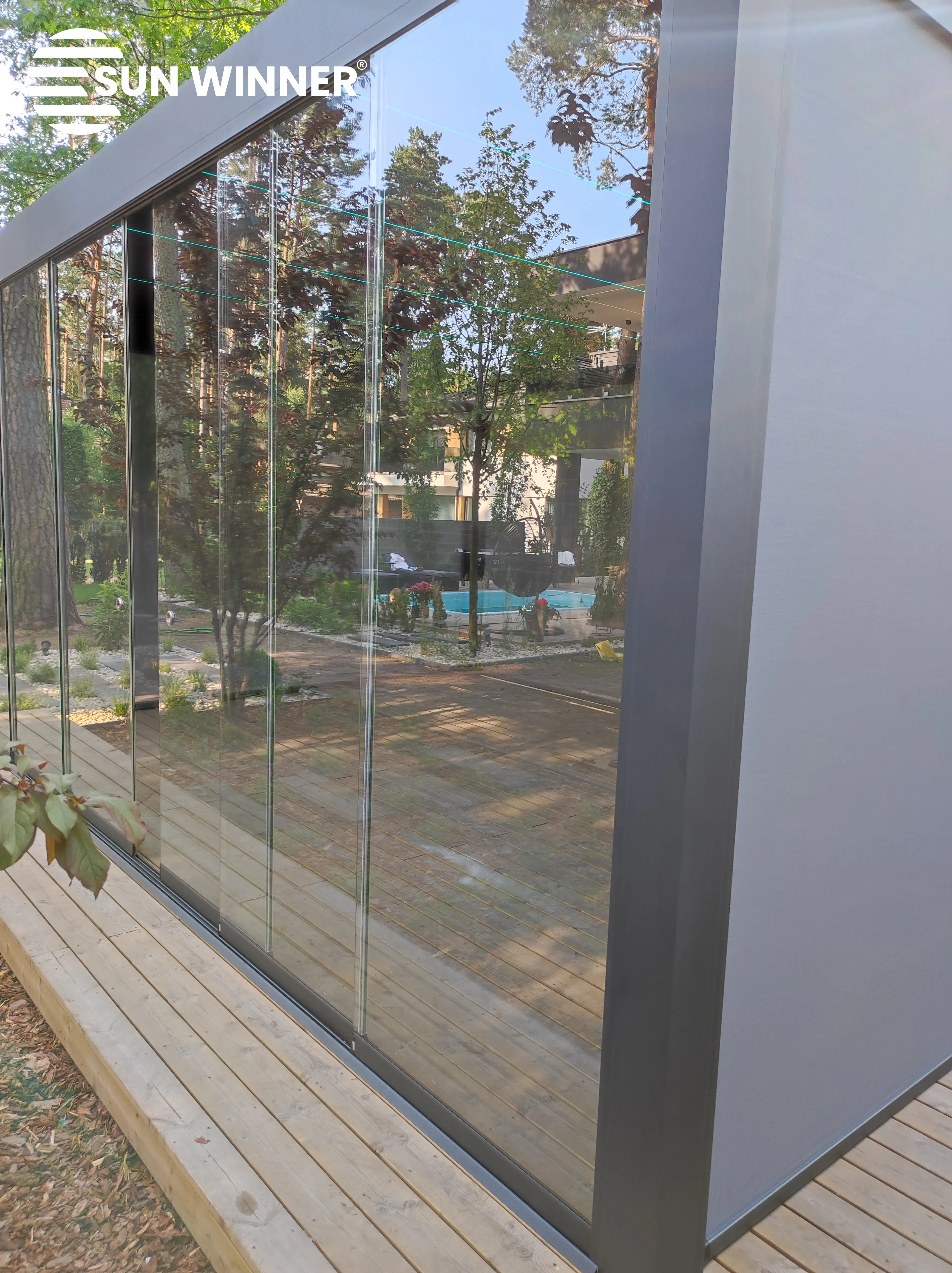 bioklimatska pergola steklena stena drsna steklena stena pergole