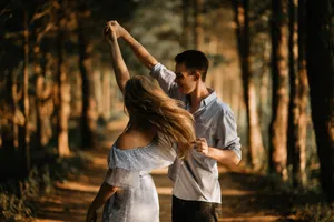 Couple Dancing Image