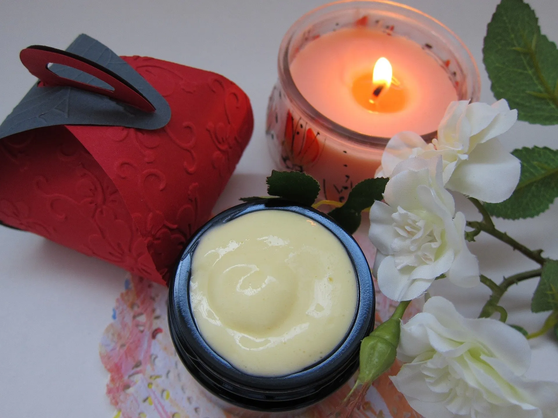 Aromatic hand cremes moisturize your skin and surround you with seasonal aromas.