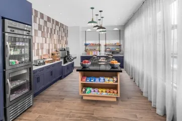 Delta Hotels Santa Clara Silicon Valley Delta Pantry