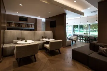 Marriott Melville Long Island M Club Lounge