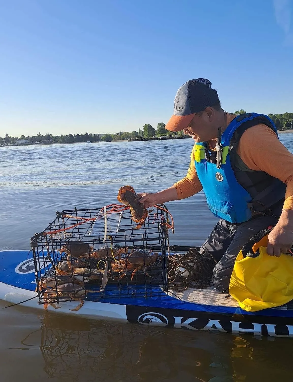 Dennis Gamboa SUP Crabbing Vancouver BC