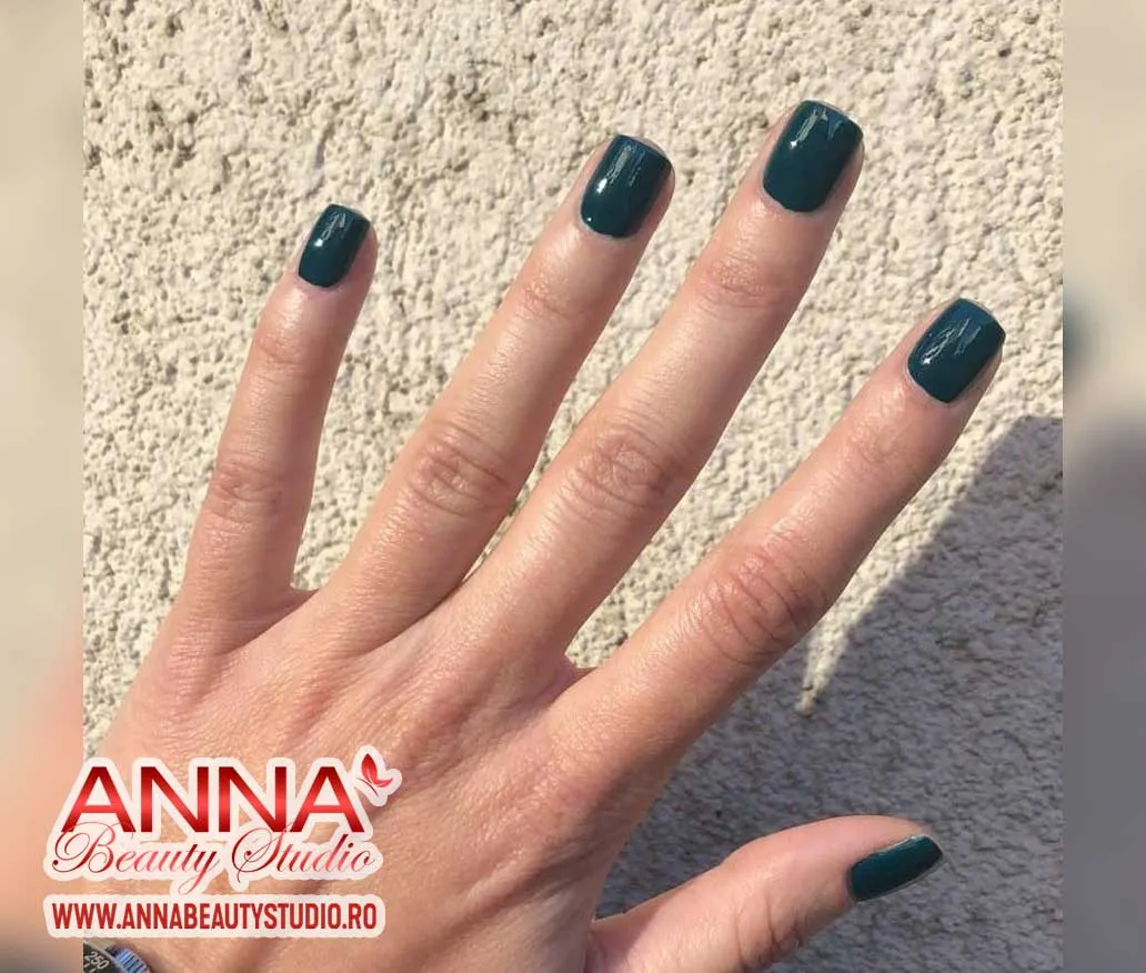 manichiura semipermanenta neagra annabeautystudio.ro