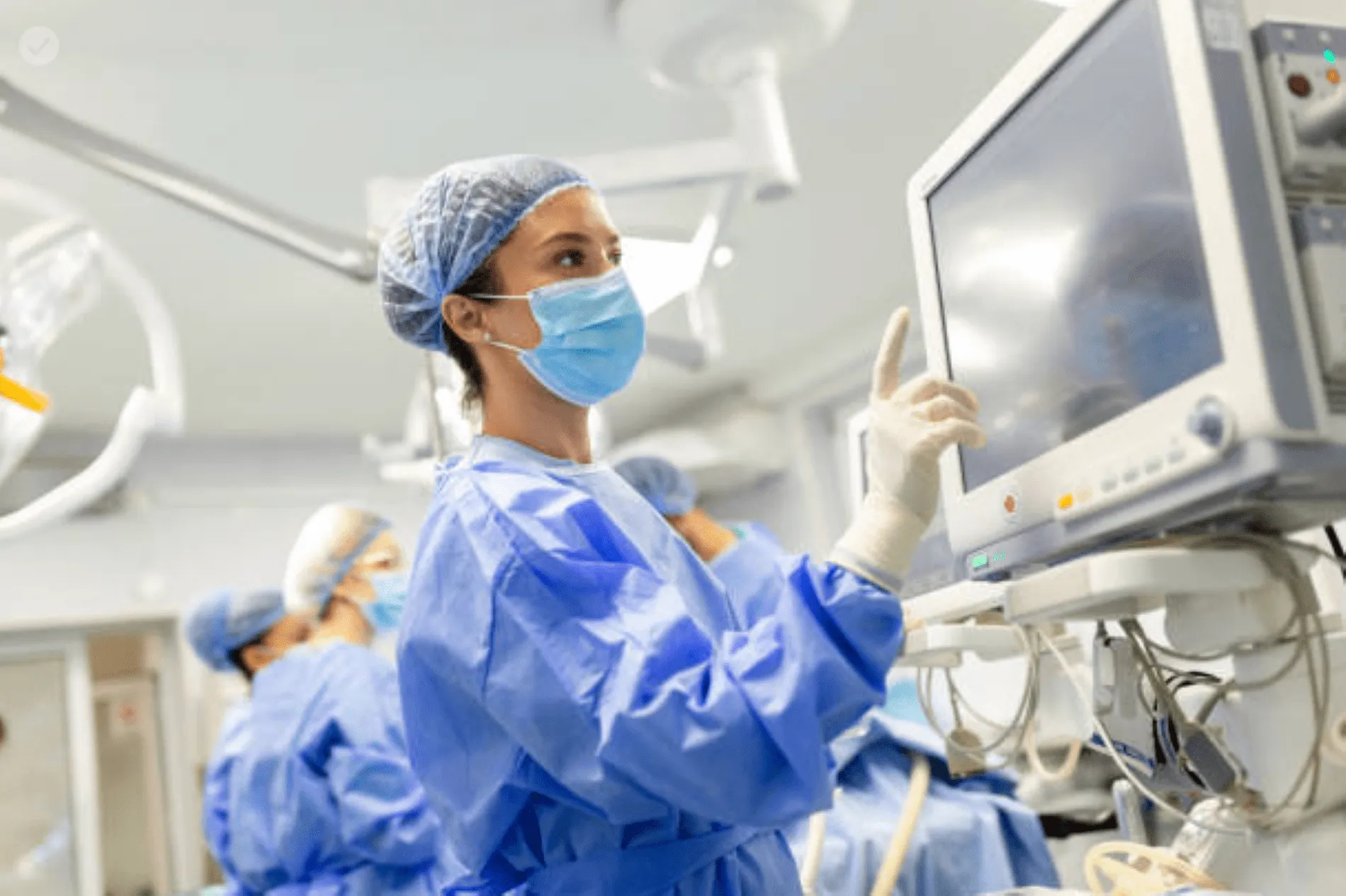 anesthsiologist in operating room