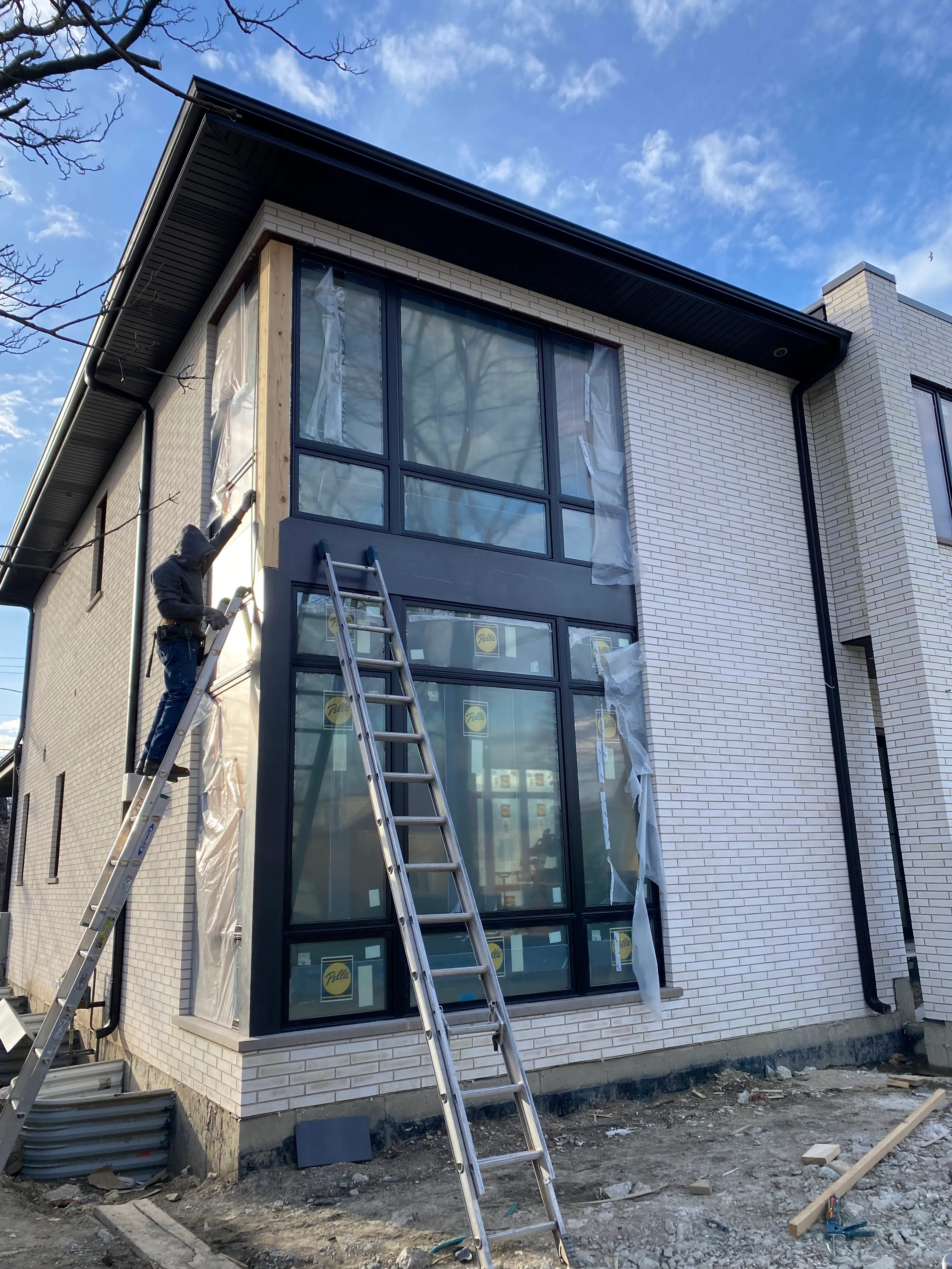 installing windows and fascia
