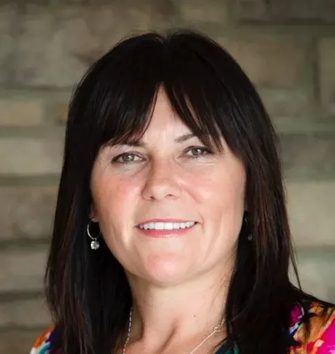 Rebecca_McGarvey_headshot