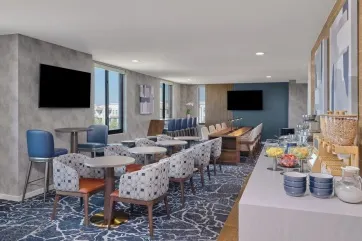 Sheraton Stonebriar Hotel M Club Lounge