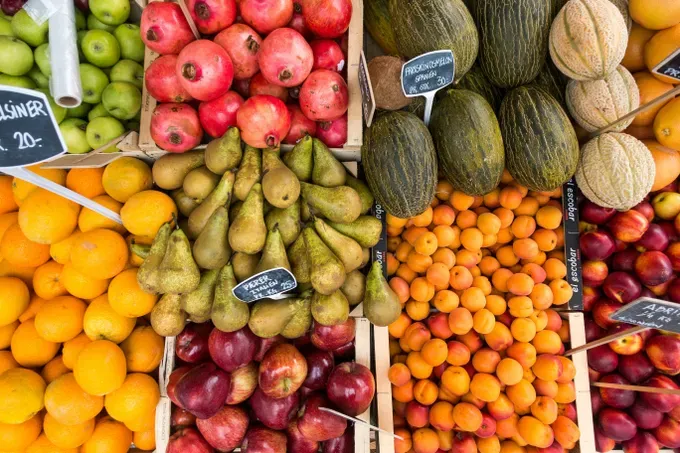 fruits in grocery store