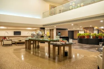 MS Milenium Monterrey Executive Lounge