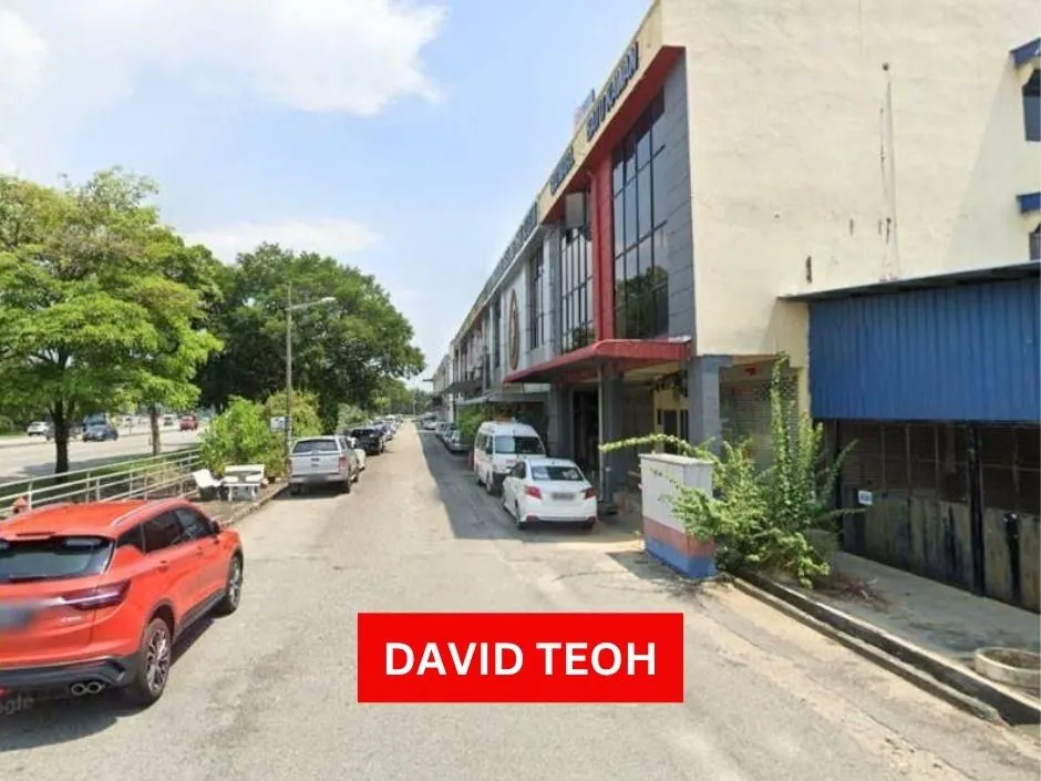 facing main road corner 3 storey shoplot simpang ampat