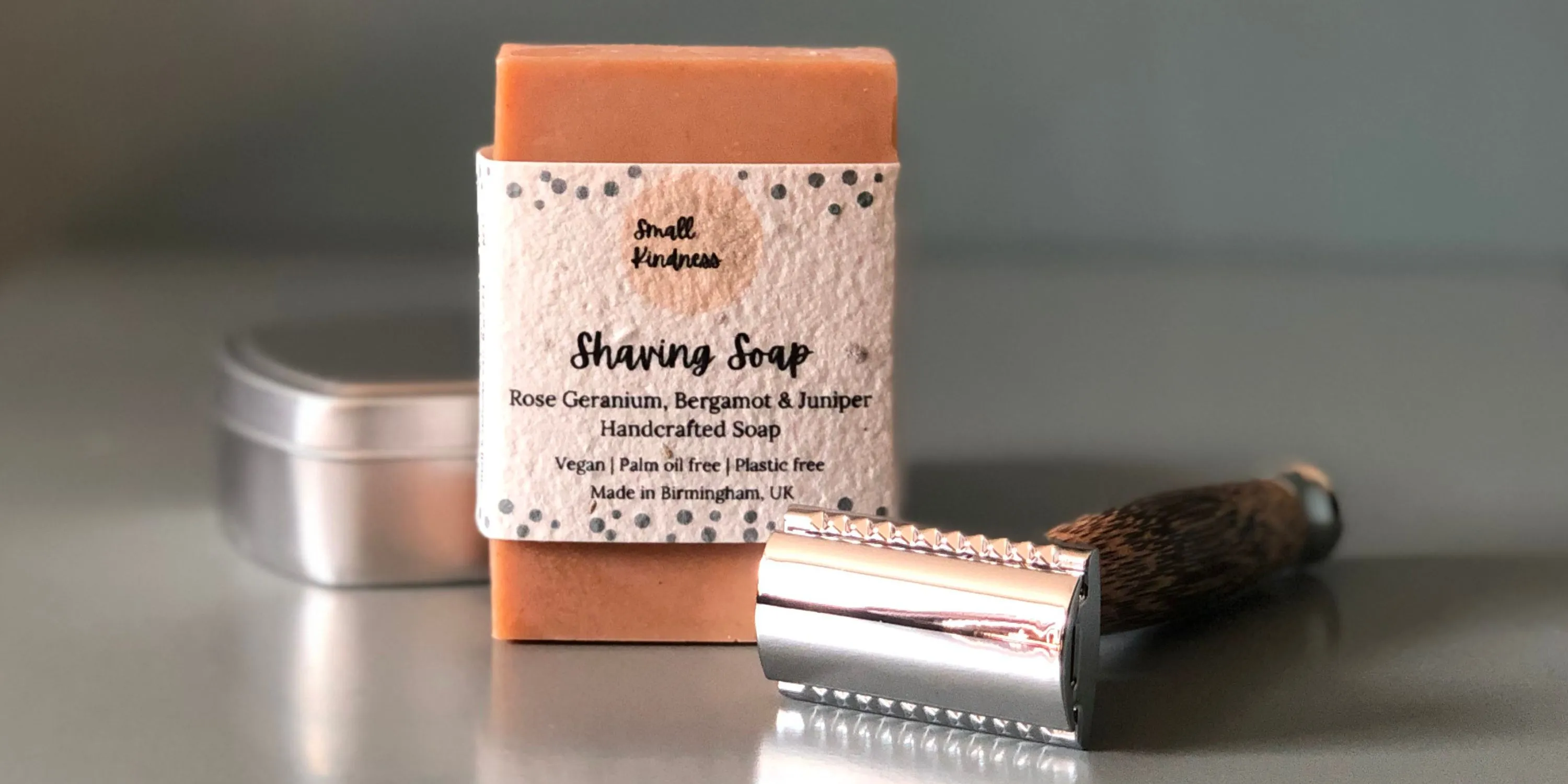 Plastic free shaving by Small Kindness
