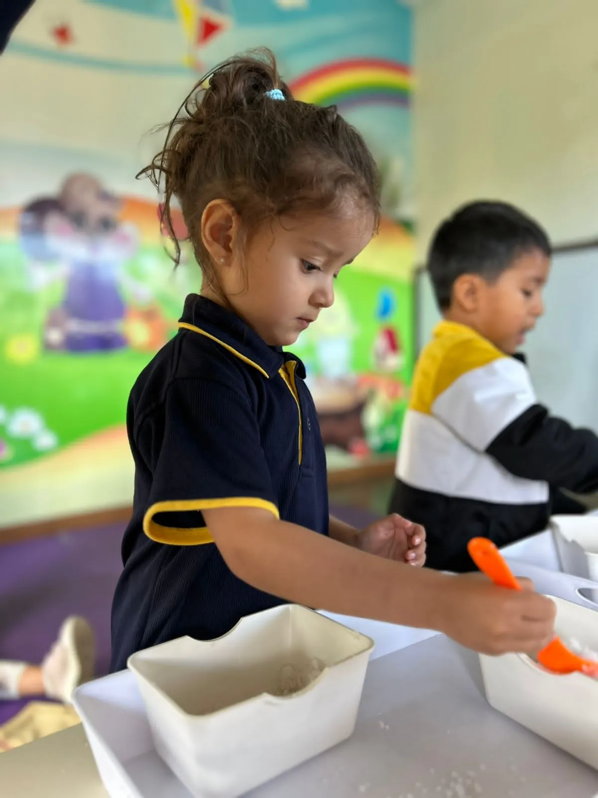 Juego educativo bilingüe en Colegio WonderBees Preschool, Cayalá zona 16