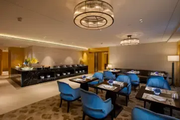 Hilton Wuhan Riverside Executive Lounge