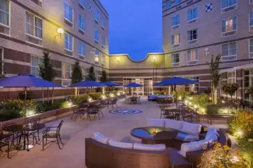 Sheraton Boston Needham Hotel Courtyard