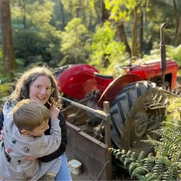 Nurture Creek Family Farm Stay Melbourne Victoria Tractor Ride