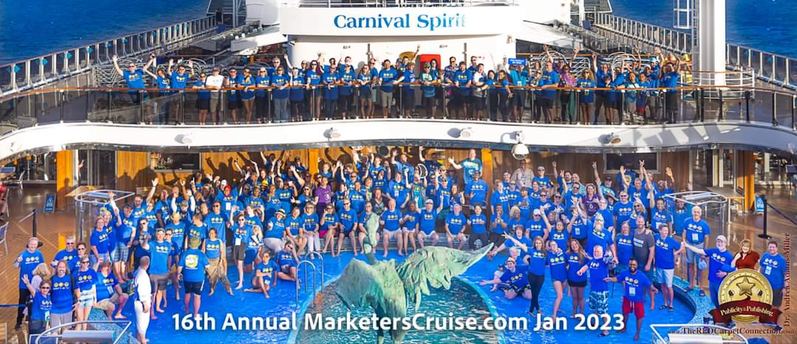 grupal photo from all Marketers Cruise atteddes 