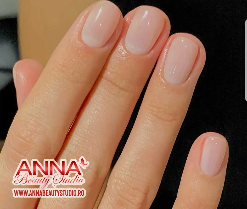 manichiura clasica annabeautystudio.ro