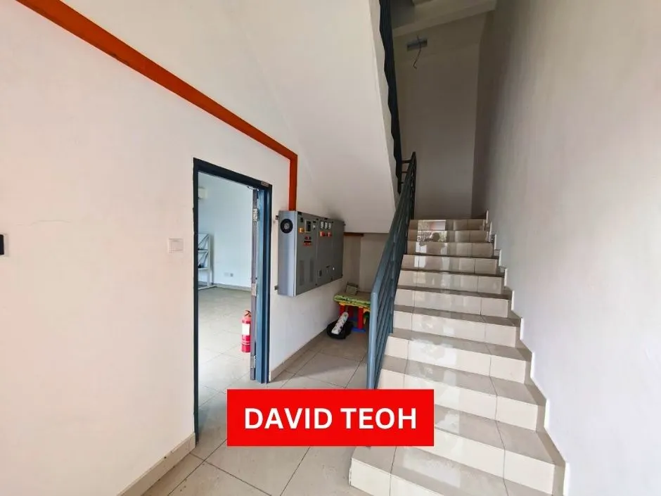 1.5 storey light industry factory for rent in sungai lokan