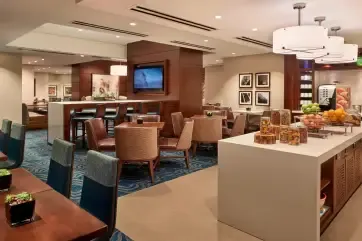 Marriott Downtown at CF Toronto Eaton Centre Club Lounge