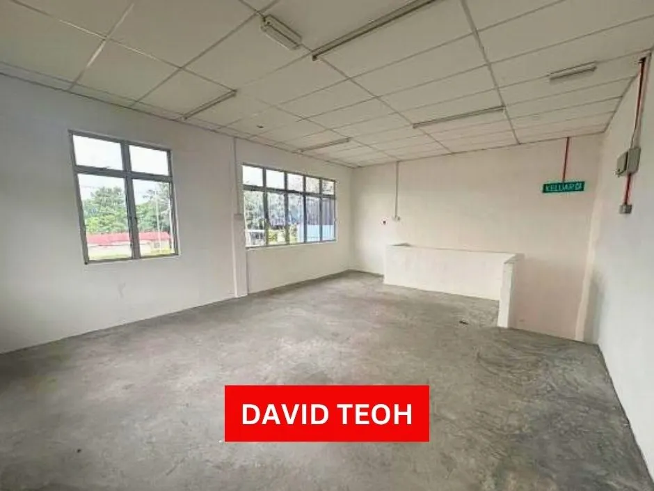 taman makmur lunas 1.5 sty semi deteched factory for rent
