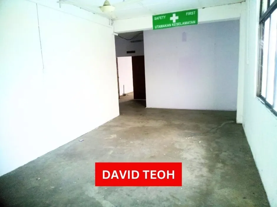 simpang ampat 3 storey corner shoplot facing main road for rent