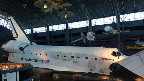 NASA shuttle housed in Los Angeles museum